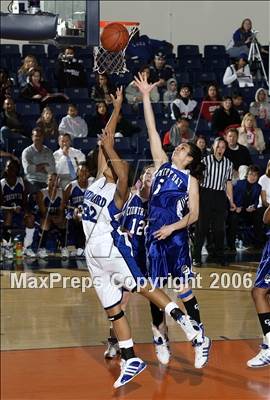 Thumbnail 2 in La Jolla Country Day vs. Windward (CIF SoCal D4 Final) photogallery.