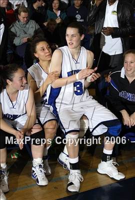 Thumbnail 3 in La Jolla Country Day vs. Windward (CIF SoCal D4 Final) photogallery.