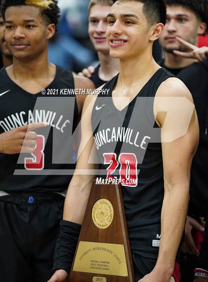 Thumbnail 2 in Waxahachie vs Duncanville (UIL 6A Regional Finals) photogallery.