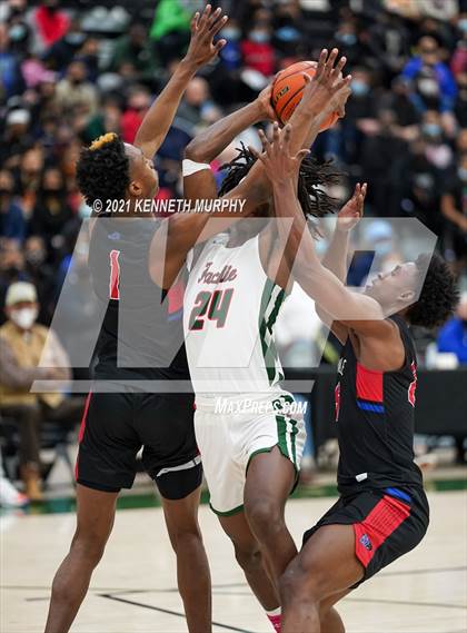 Thumbnail 3 in Waxahachie vs Duncanville (UIL 6A Regional Finals) photogallery.