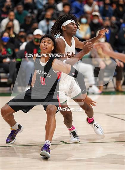 Thumbnail 2 in Waxahachie vs Duncanville (UIL 6A Regional Finals) photogallery.