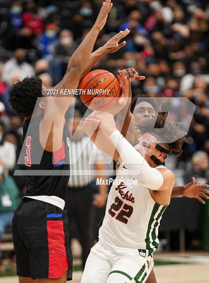 Thumbnail 3 in Waxahachie vs Duncanville (UIL 6A Regional Finals) photogallery.