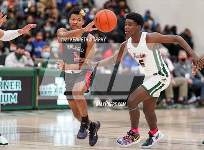 Thumbnail 2 in Waxahachie vs Duncanville (UIL 6A Regional Finals) photogallery.
