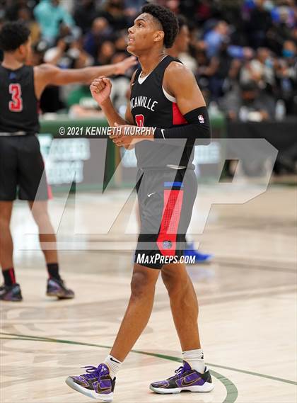 Thumbnail 3 in Waxahachie vs Duncanville (UIL 6A Regional Finals) photogallery.