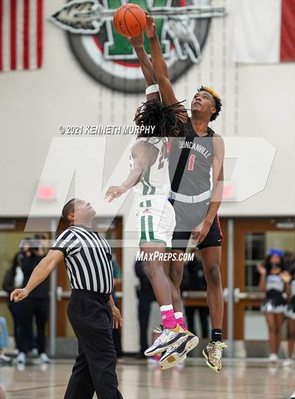 Thumbnail 1 in Waxahachie vs Duncanville (UIL 6A Regional Finals) photogallery.