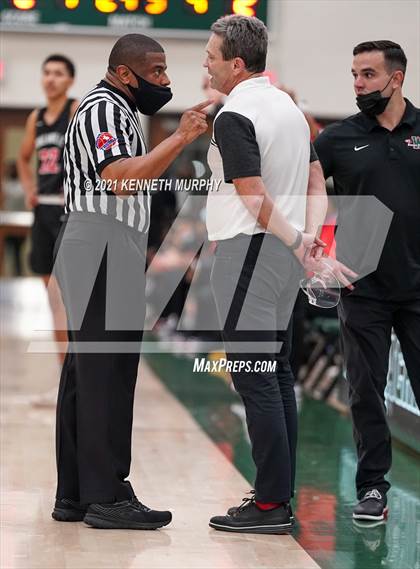 Thumbnail 3 in Waxahachie vs Duncanville (UIL 6A Regional Finals) photogallery.