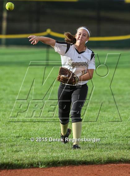 Thumbnail 3 in Broken Arrow vs Rock Canyon (Erie Festival of Champions) photogallery.