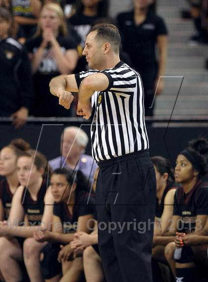 Thumbnail 1 in Alemany vs. Sacred Heart Cathedral (CIF State D3 Final) photogallery.