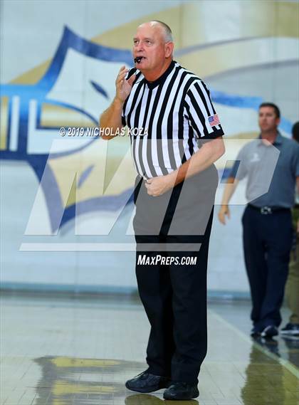 Thumbnail 3 in Loyola vs. St. John Bosco (St. John Bosco-Gahr Classic) photogallery.