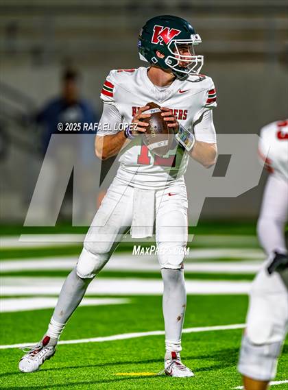 Thumbnail 2 in Klein Collins vs. The Woodlands (UIL 6A D1 Football Area) photogallery.