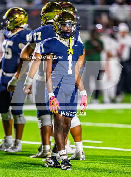 Thumbnail 3 in Klein Collins vs. The Woodlands (UIL 6A D1 Football Area) photogallery.