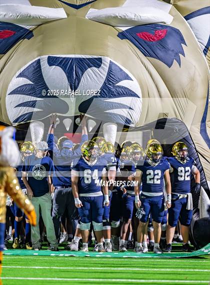 Thumbnail 1 in Klein Collins vs. The Woodlands (UIL 6A D1 Football Area) photogallery.