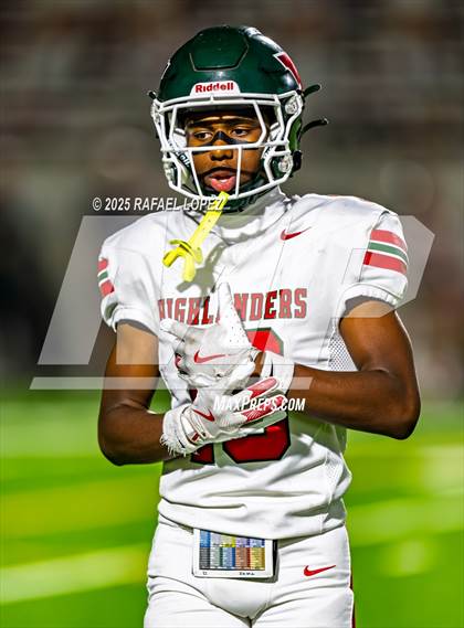 Thumbnail 3 in Klein Collins vs. The Woodlands (UIL 6A D1 Football Area) photogallery.