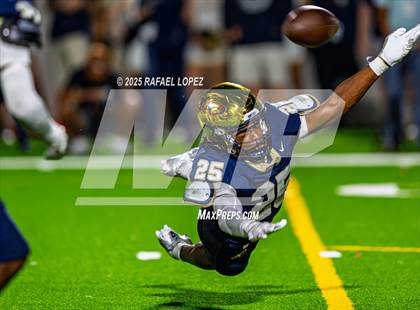 Thumbnail 1 in Klein Collins vs. The Woodlands (UIL 6A D1 Football Area) photogallery.