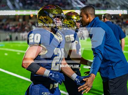 Thumbnail 2 in Klein Collins vs. The Woodlands (UIL 6A D1 Football Area) photogallery.