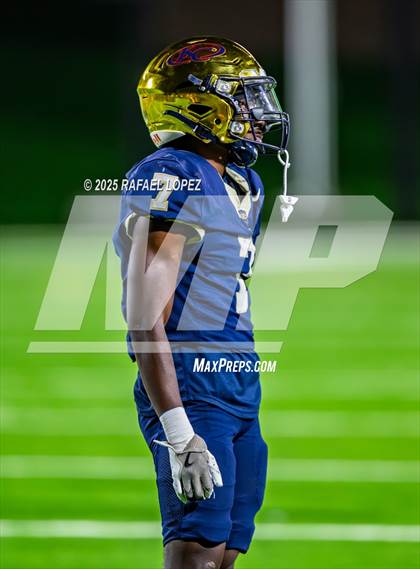 Thumbnail 1 in Klein Collins vs. The Woodlands (UIL 6A D1 Football Area) photogallery.