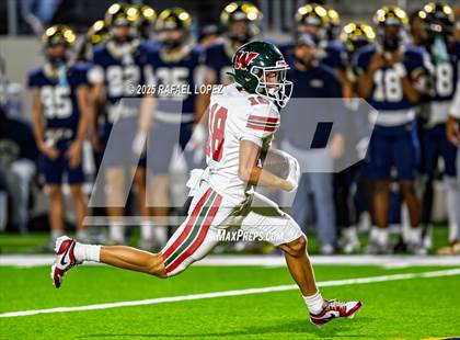 Thumbnail 3 in Klein Collins vs. The Woodlands (UIL 6A D1 Football Area) photogallery.