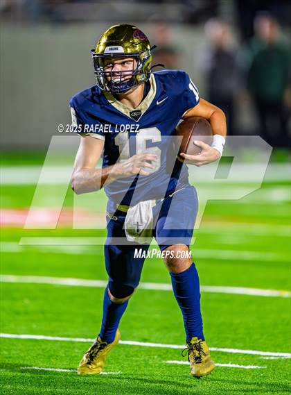 Thumbnail 1 in Klein Collins vs. The Woodlands (UIL 6A D1 Football Area) photogallery.