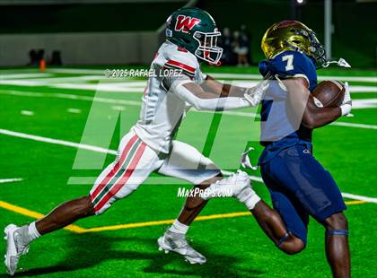 Thumbnail 2 in Klein Collins vs. The Woodlands (UIL 6A D1 Football Area) photogallery.