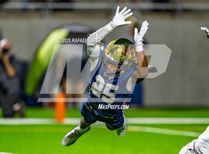 Thumbnail 3 in Klein Collins vs. The Woodlands (UIL 6A D1 Football Area) photogallery.