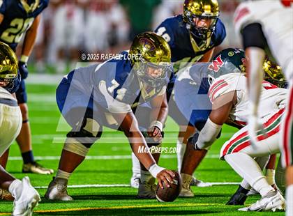 Thumbnail 2 in Klein Collins vs. The Woodlands (UIL 6A D1 Football Area) photogallery.