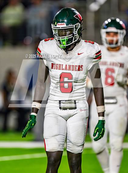 Thumbnail 3 in Klein Collins vs. The Woodlands (UIL 6A D1 Football Area) photogallery.