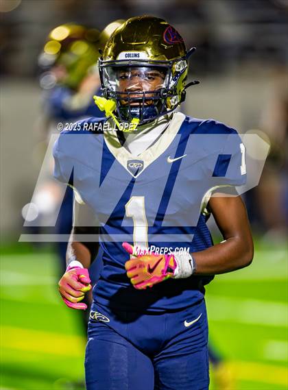 Thumbnail 3 in Klein Collins vs. The Woodlands (UIL 6A D1 Football Area) photogallery.