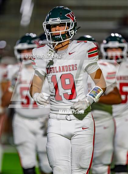 Thumbnail 2 in Klein Collins vs. The Woodlands (UIL 6A D1 Football Area) photogallery.