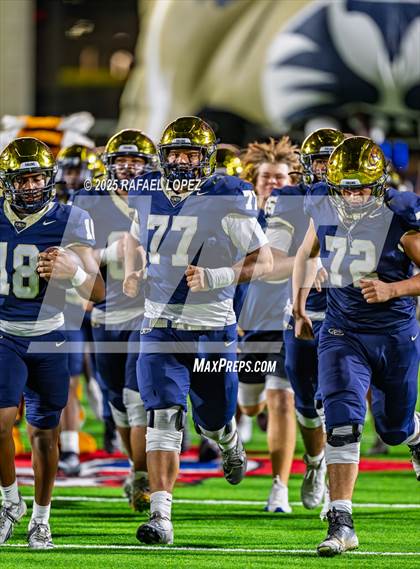 Thumbnail 3 in Klein Collins vs. The Woodlands (UIL 6A D1 Football Area) photogallery.