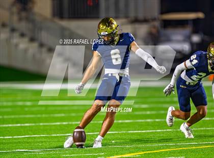 Thumbnail 2 in Klein Collins vs. The Woodlands (UIL 6A D1 Football Area) photogallery.