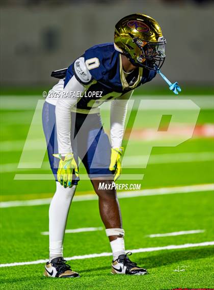 Thumbnail 1 in Klein Collins vs. The Woodlands (UIL 6A D1 Football Area) photogallery.