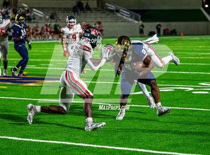 Thumbnail 3 in Klein Collins vs. The Woodlands (UIL 6A D1 Football Area) photogallery.