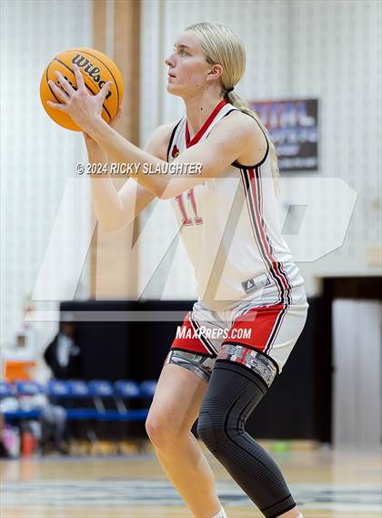 Thumbnail 1 in Pattonville vs Alton (SWIC SHOWDOWN) photogallery.