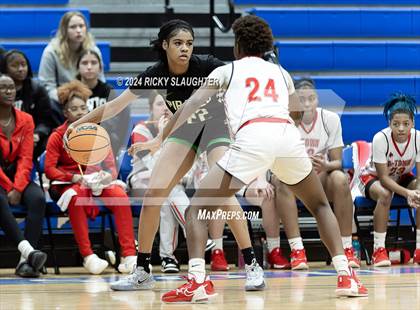 Thumbnail 1 in Pattonville vs Alton (SWIC SHOWDOWN) photogallery.
