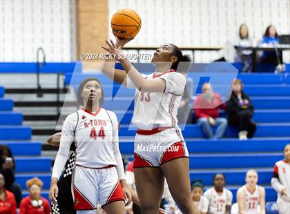 Thumbnail 1 in Pattonville vs Alton (SWIC SHOWDOWN) photogallery.