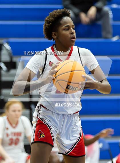 Thumbnail 3 in Pattonville vs Alton (SWIC SHOWDOWN) photogallery.