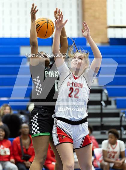 Thumbnail 2 in Pattonville vs Alton (SWIC SHOWDOWN) photogallery.