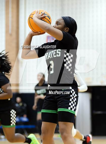 Thumbnail 3 in Pattonville vs Alton (SWIC SHOWDOWN) photogallery.