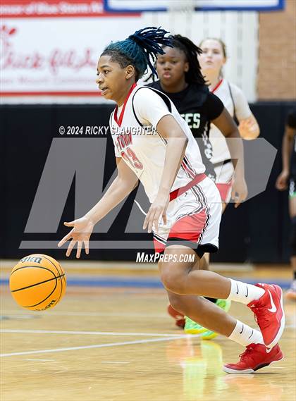 Thumbnail 1 in Pattonville vs Alton (SWIC SHOWDOWN) photogallery.