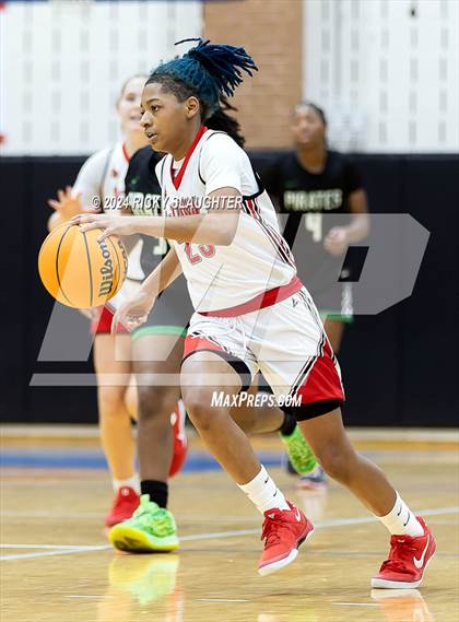 Thumbnail 3 in Pattonville vs Alton (SWIC SHOWDOWN) photogallery.