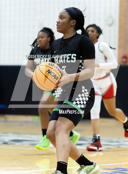 Thumbnail 1 in Pattonville vs Alton (SWIC SHOWDOWN) photogallery.