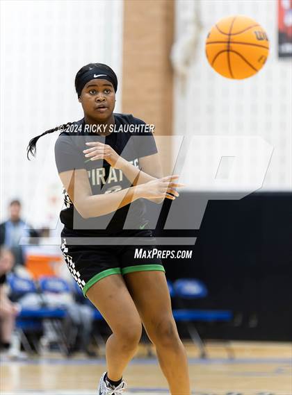 Thumbnail 1 in Pattonville vs Alton (SWIC SHOWDOWN) photogallery.