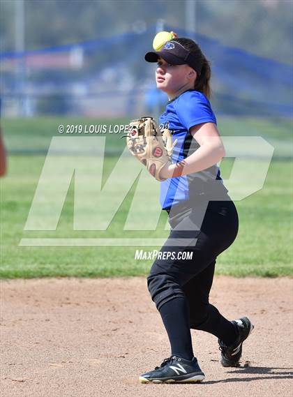 Thumbnail 3 in Charter Oak @ Diamond Ranch photogallery.