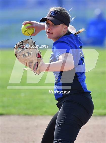 Thumbnail 2 in Charter Oak @ Diamond Ranch photogallery.