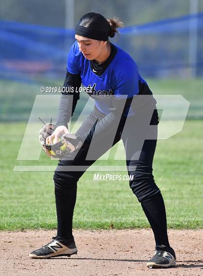Thumbnail 1 in Charter Oak @ Diamond Ranch photogallery.