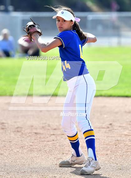 Thumbnail 2 in Charter Oak @ Diamond Ranch photogallery.