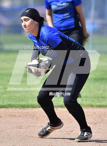 Thumbnail 2 in Charter Oak @ Diamond Ranch photogallery.