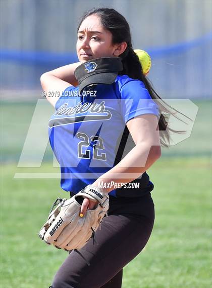 Thumbnail 3 in Charter Oak @ Diamond Ranch photogallery.