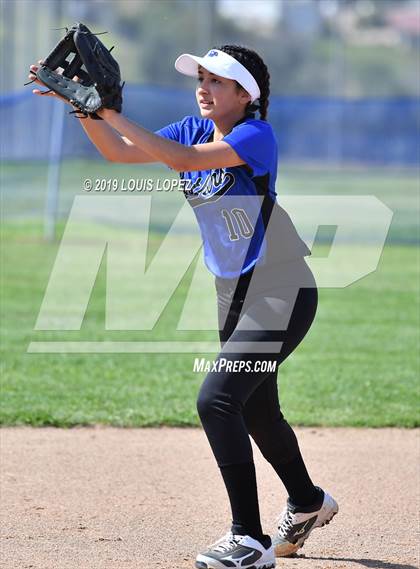 Thumbnail 2 in Charter Oak @ Diamond Ranch photogallery.