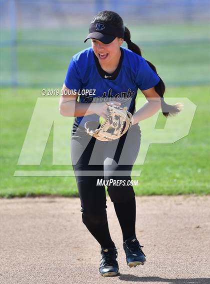 Thumbnail 3 in Charter Oak @ Diamond Ranch photogallery.